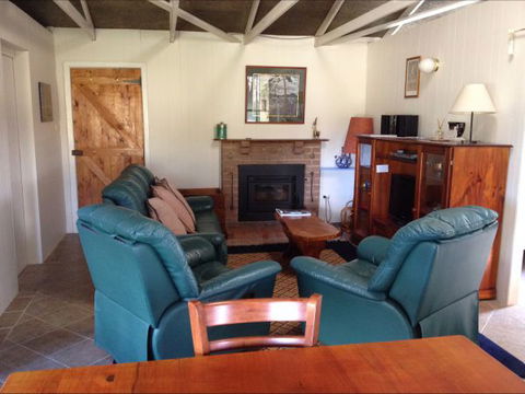 Avaleigh Elms Farmstay - New South Wales Tourism  4