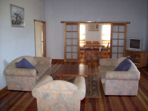 Baudins View Holiday House - New South Wales Tourism  4