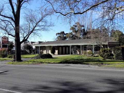 Ballarat Eureka Lodge Motel - New South Wales Tourism  0