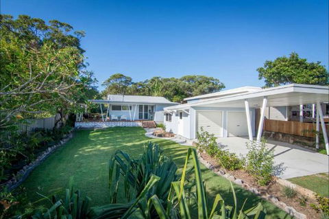 Back Beach Bungalow - New South Wales Tourism  0