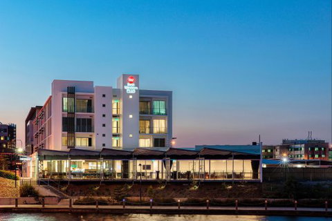 Best Western Plus Lake Kawana Hotel - New South Wales Tourism  1