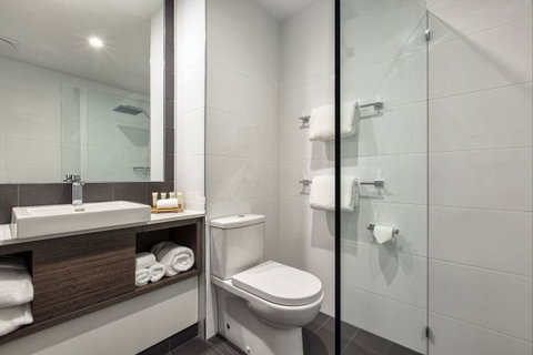 Best Western Plus Lake Kawana Hotel - New South Wales Tourism  7