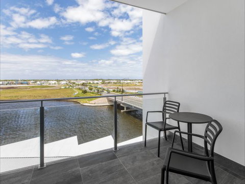 Best Western Plus Lake Kawana Hotel - New South Wales Tourism  9