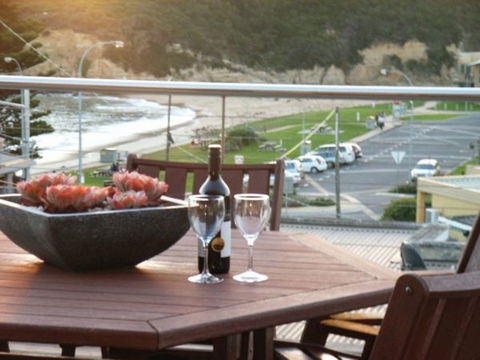 C-Deck Beach House Apartment - New South Wales Tourism  6