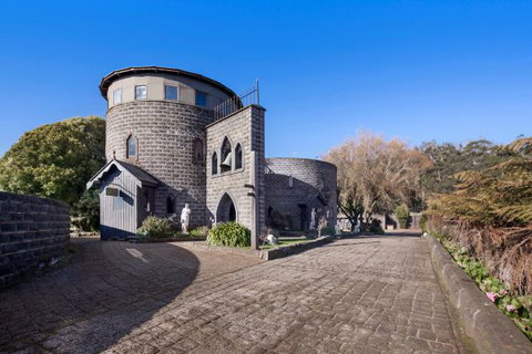 Castle Suites - Kryal Castle - New South Wales Tourism  8