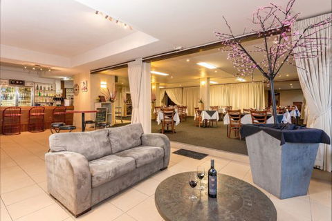 Camelot Motel And Licenced Restaurant - New South Wales Tourism  2
