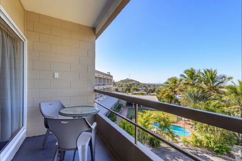 Camelot Motel And Licenced Restaurant - New South Wales Tourism  5