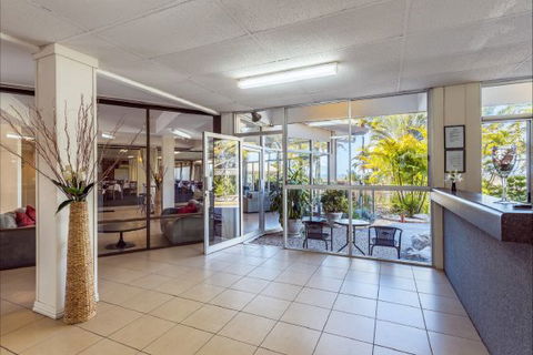 Camelot Motel And Licenced Restaurant - New South Wales Tourism  9