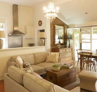 Cadogan Central Luxury - New South Wales Tourism 
