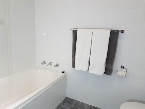 Centennial Terrace Apartments - New South Wales Tourism  6