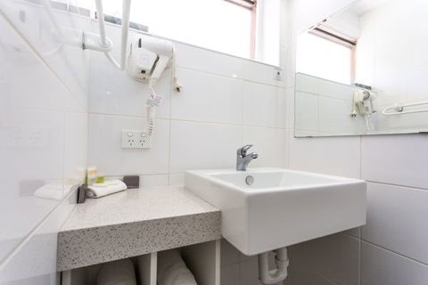 Country Comfort Amity Motel - New South Wales Tourism  6