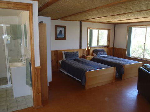 Guy's Cross Farm Cottage - New South Wales Tourism  0