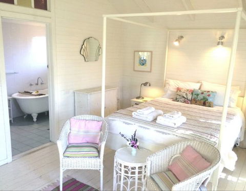 Huskisson Bed And Breakfast: Jervis Bay - New South Wales Tourism  0