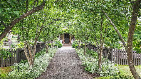 Kyneton Old Rectory - New South Wales Tourism  3