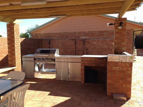 Leeman Holiday Units - New South Wales Tourism  0