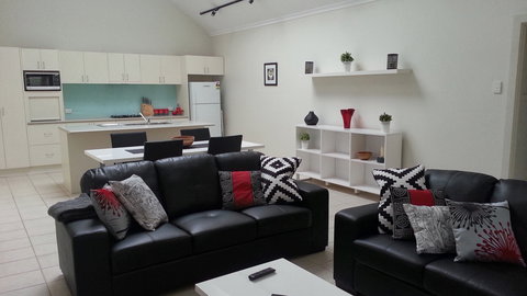 Studio One Accommodation - New South Wales Tourism  4