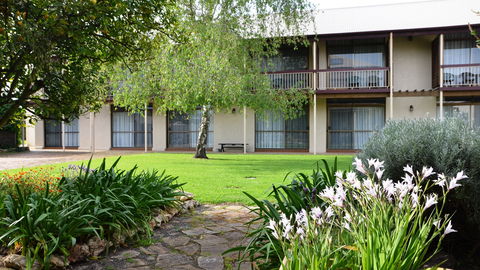 Coonawarra Motor Lodge - New South Wales Tourism  0