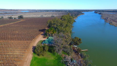 Mundic Waterfront Cottages - New South Wales Tourism  10