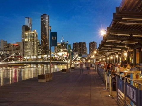Melbourne Holiday Apartments Flinders Wharf - New South Wales Tourism  6