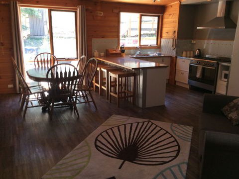 Mole Creek Cabins - New South Wales Tourism  0