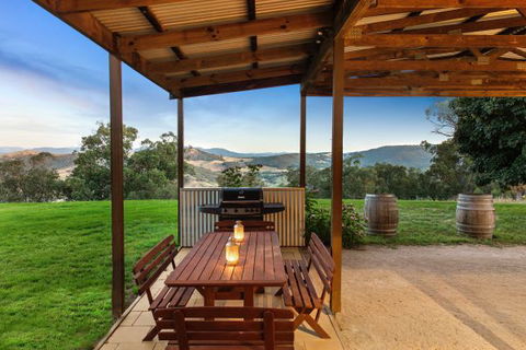 Mt Bellevue Lodge - King Valley - New South Wales Tourism  9