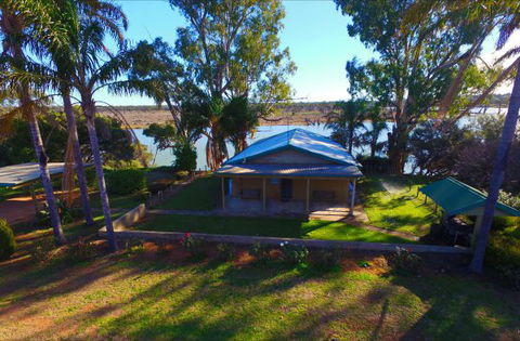 Mundic Waterfront Cottages - New South Wales Tourism  2