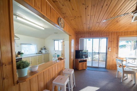 Mundic Waterfront Cottages - New South Wales Tourism  4