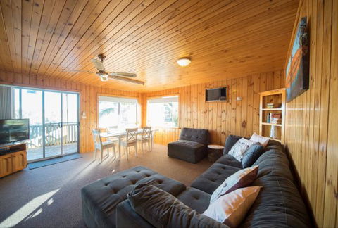 Mundic Waterfront Cottages - New South Wales Tourism  8