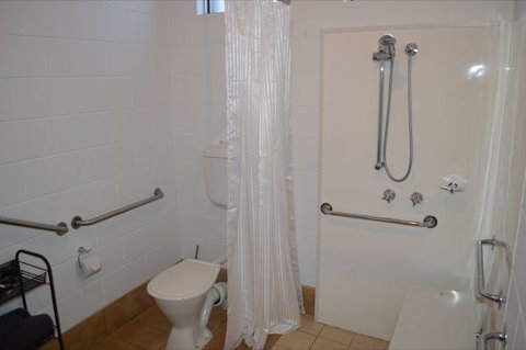 Penguin Seaside Motel - New South Wales Tourism  5