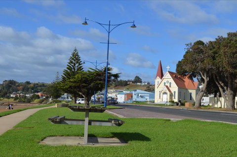 Penguin Seaside Motel - New South Wales Tourism  6