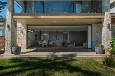 Pittwater Beach House - New South Wales Tourism  9