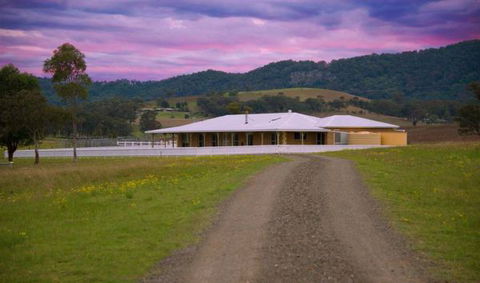 Pokolbin Farm Stay - New South Wales Tourism  0