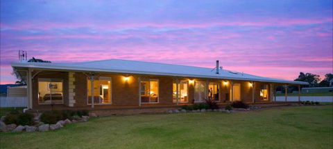 Pokolbin Farm Stay - New South Wales Tourism  1