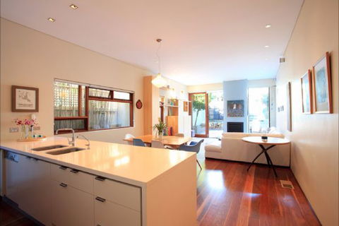 Queens Park Beach House - New South Wales Tourism  5