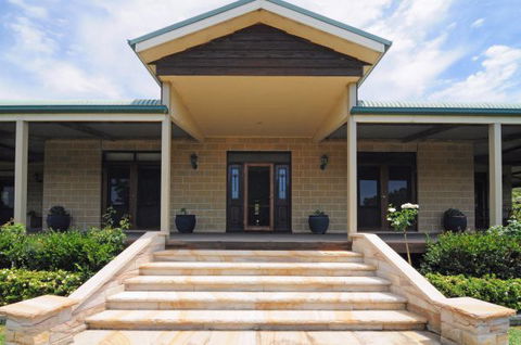 Reign Manor And Coach House - New South Wales Tourism  0