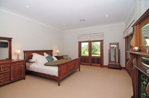 Reign Manor And Coach House - New South Wales Tourism  5