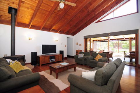 Reign Manor And Coach House - New South Wales Tourism  6