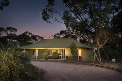 Riverbush Cottages - New South Wales Tourism  0
