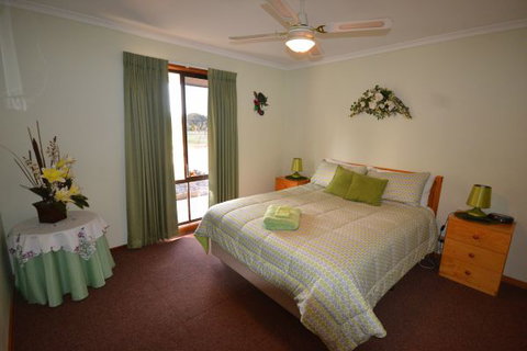 Riverbush Cottages - New South Wales Tourism  3