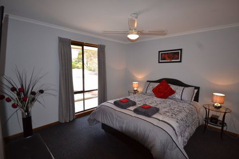 Riverbush Cottages - New South Wales Tourism  4