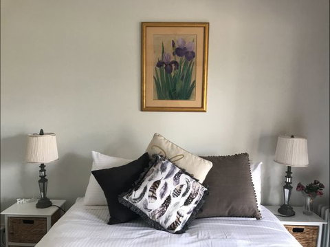 Rutherglen Christmas Trees Farm Stay - New South Wales Tourism  1