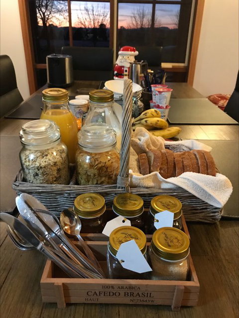 Rutherglen Christmas Trees Farm Stay - New South Wales Tourism  3