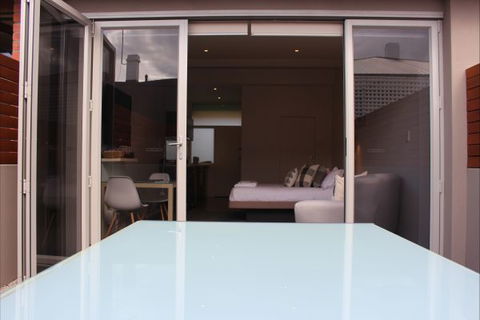 Sandy Bay Studio Apartment - New South Wales Tourism  4