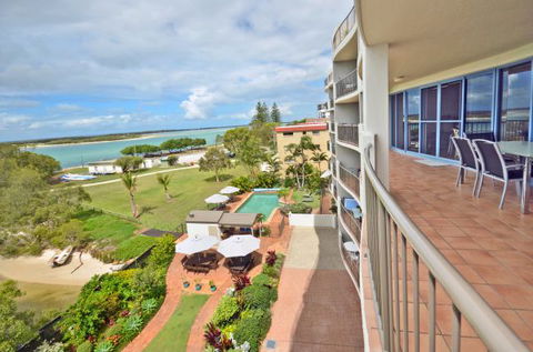 Sails Resort On Golden Beach - New South Wales Tourism  1