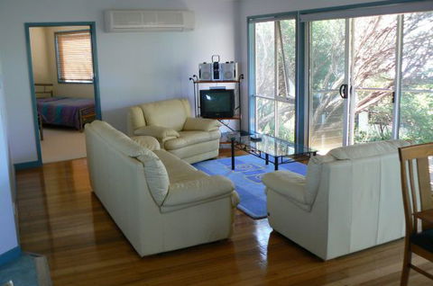 Sandy Point Beach Escape - New South Wales Tourism  2