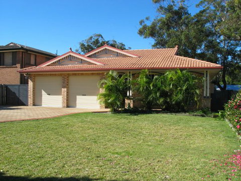 Seawest - Hawks Nest Accommodation - New South Wales Tourism  0