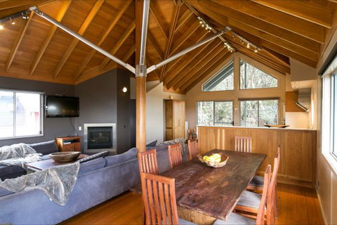 Snow Fall Lodge At Falls Creek - New South Wales Tourism  1