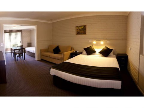 Snowy Mountains Resort And Function Centre - New South Wales Tourism  4
