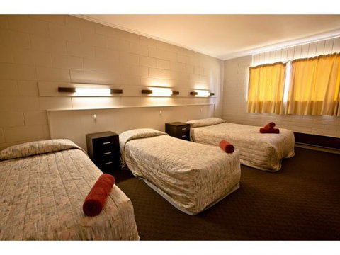 Snowy Mountains Resort And Function Centre - New South Wales Tourism  8