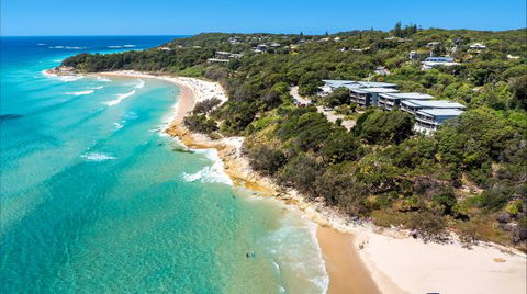 Stradbroke Island Beach Hotel | Spa Resort - New South Wales Tourism  0
